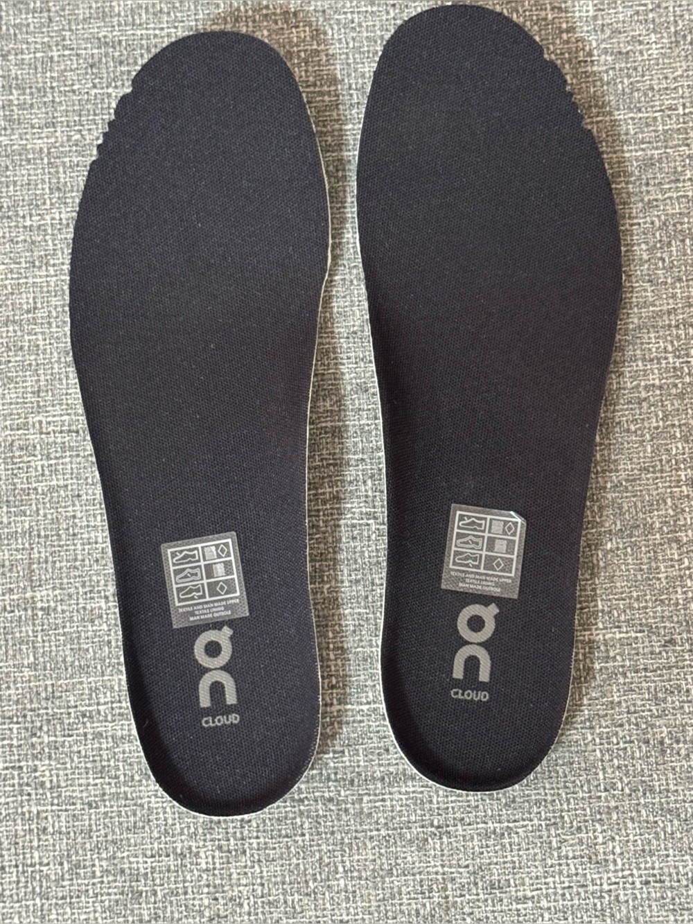 On Running Cloud 5 Black and White Mens - Picture 13 of 15